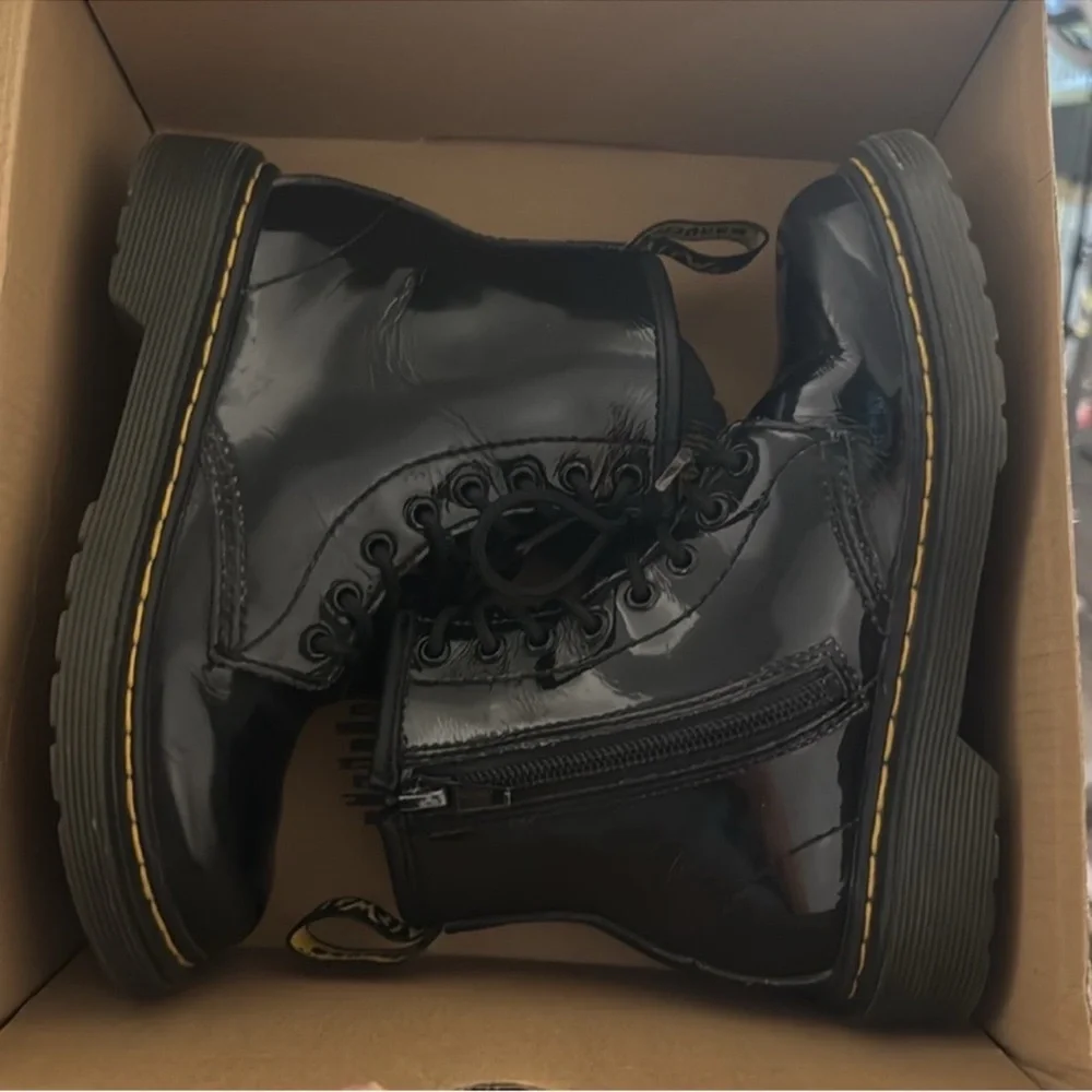 Authentic Dr. Martens girls signature black faux patent lace up combat boots 13